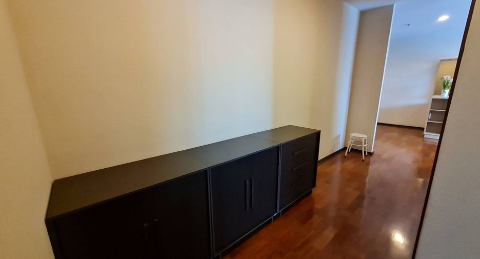 For rent 2 ベッドルーム condo in Watthana, Bangkok