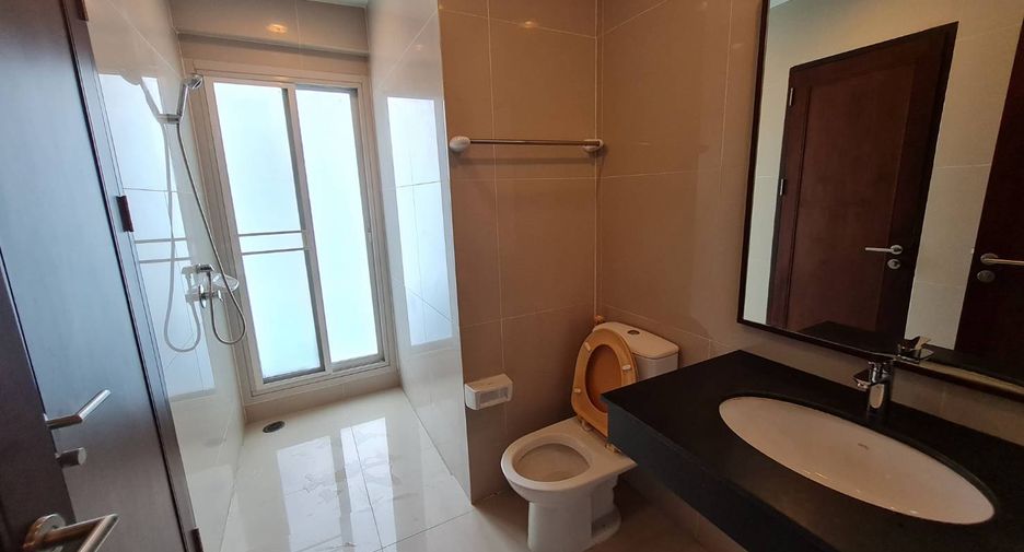 For rent 2 ベッドルーム condo in Watthana, Bangkok