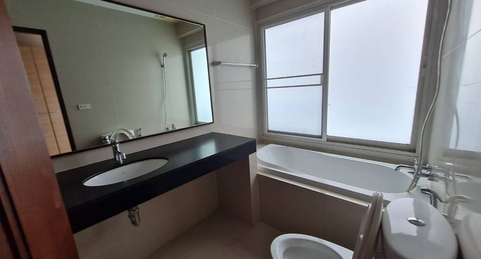 For rent 2 ベッドルーム condo in Watthana, Bangkok