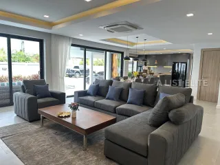 À louer 4 chambres maison à Bang Lamung, Chonburi