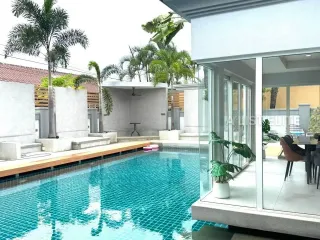 À louer 5 chambres maison à Bang Lamung, Chonburi