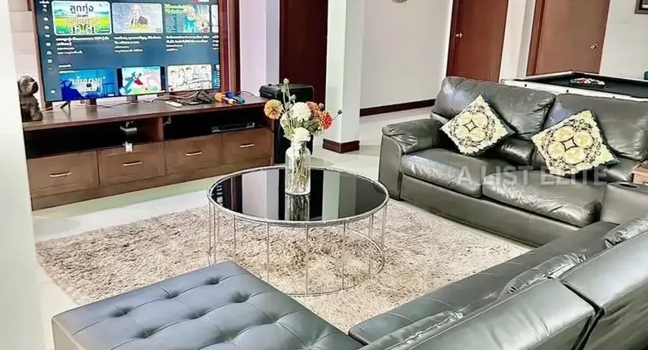 For rent 7 bedrooms house in Bang Lamung, Chonburi