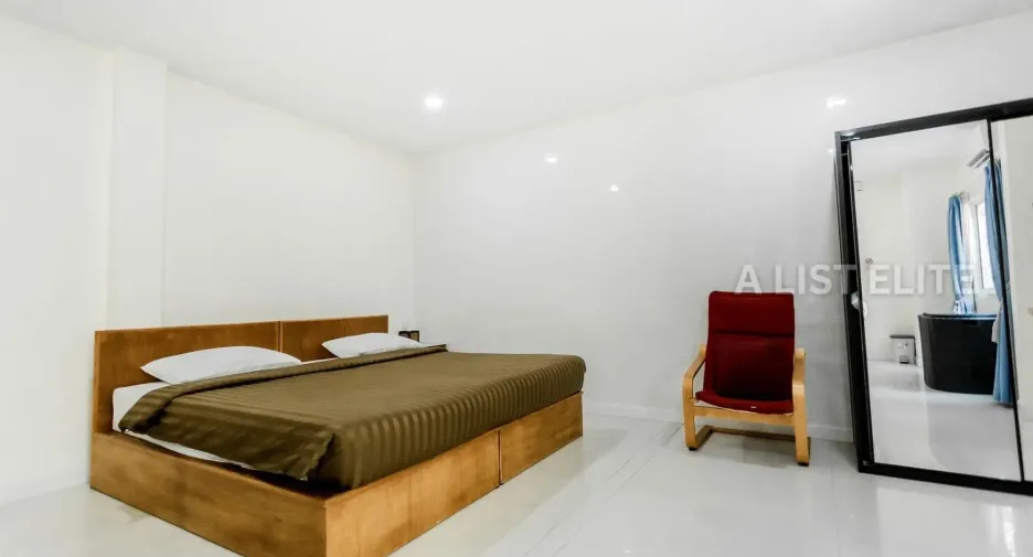 For rent 8 bedrooms house in Bang Lamung, Chonburi