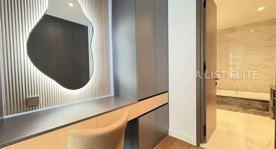 For rent 3 bedrooms condo in Sathon, Bangkok