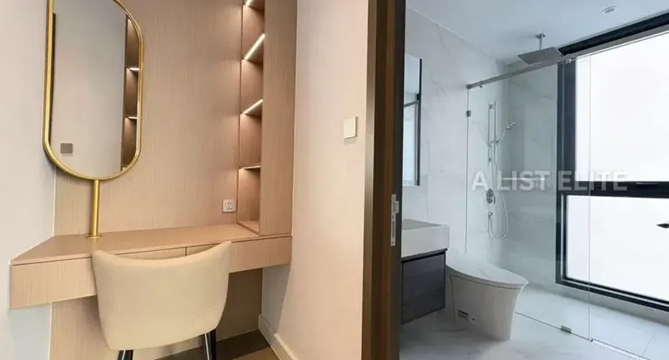 For rent 3 bedrooms condo in Sathon, Bangkok