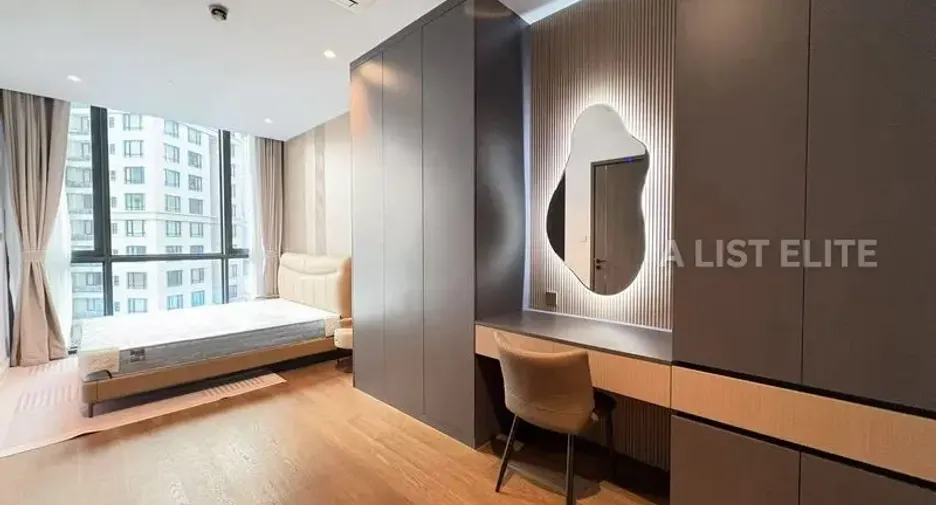For rent 3 bedrooms condo in Sathon, Bangkok