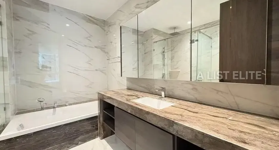 For rent 3 bedrooms condo in Sathon, Bangkok