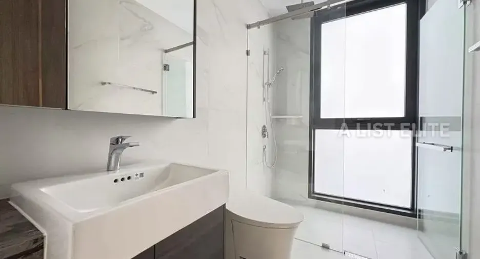 For rent 3 bedrooms condo in Sathon, Bangkok
