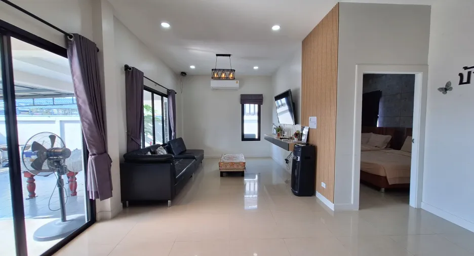 For rent 5 bedrooms villa in Hua Hin, Prachuap Khiri Khan