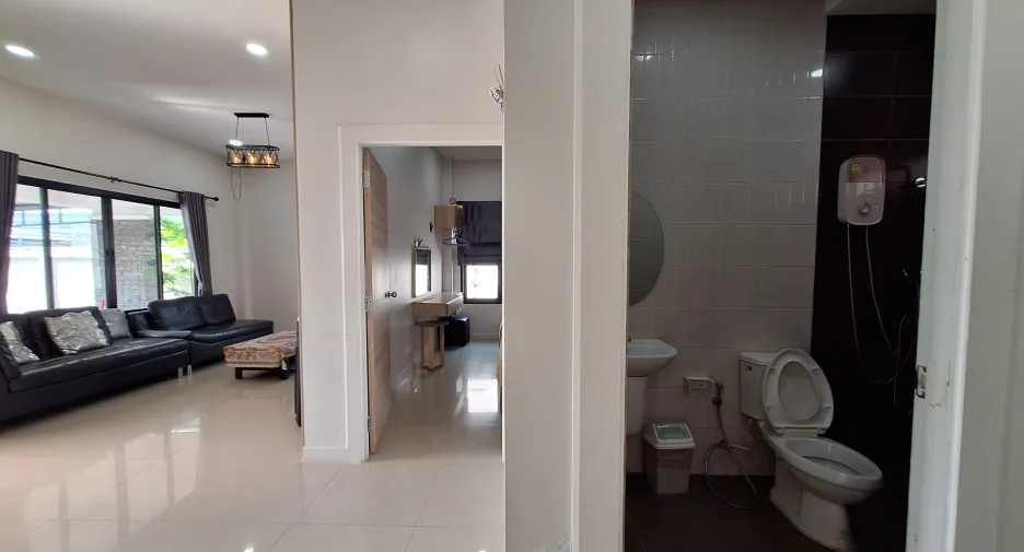 For rent 5 bedrooms villa in Hua Hin, Prachuap Khiri Khan