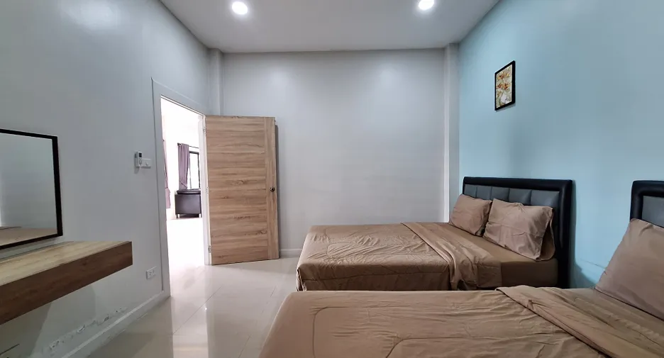 For rent 5 bedrooms villa in Hua Hin, Prachuap Khiri Khan