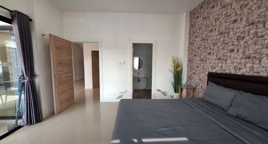 For rent 5 bedrooms villa in Hua Hin, Prachuap Khiri Khan