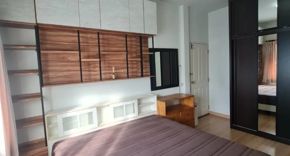 For rent 3 bedrooms townhouse in Pak Kret, Nonthaburi