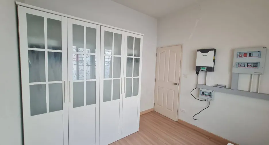 For rent 3 bedrooms townhouse in Pak Kret, Nonthaburi