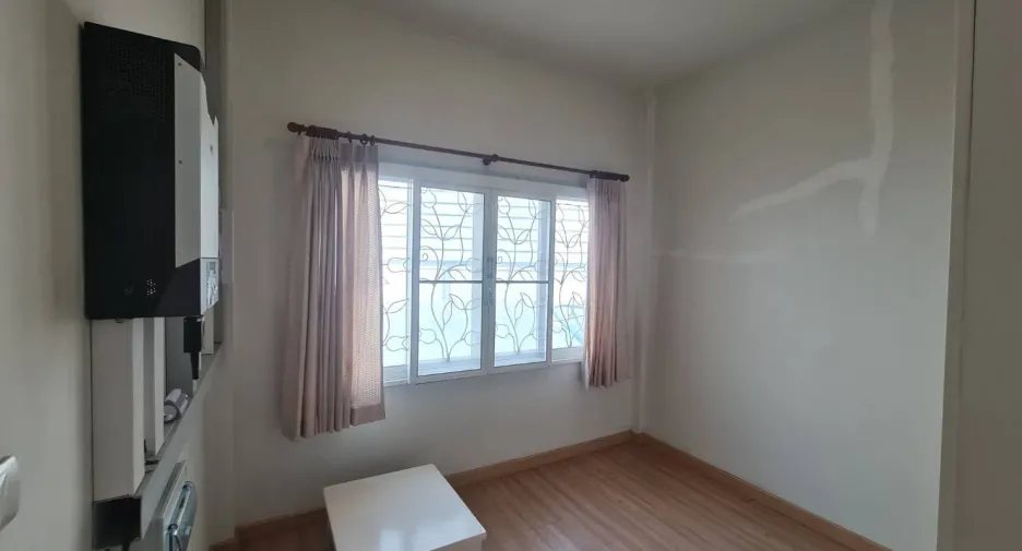 For rent 3 bedrooms townhouse in Pak Kret, Nonthaburi