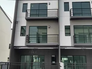 出租 3 卧室 联排别墅 在 Mueang Nonthaburi, Nonthaburi