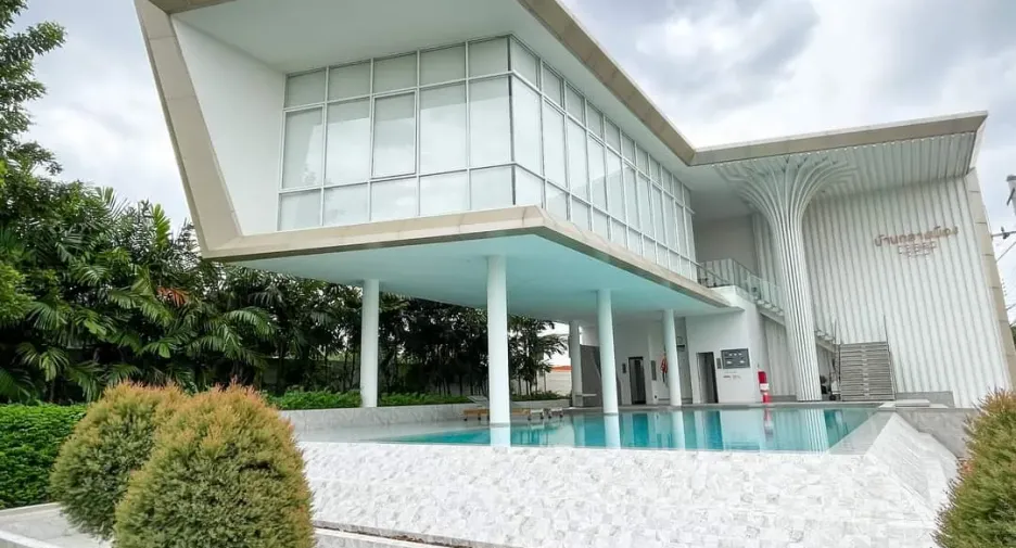 For rent 3 bedrooms townhouse in Mueang Nonthaburi, Nonthaburi