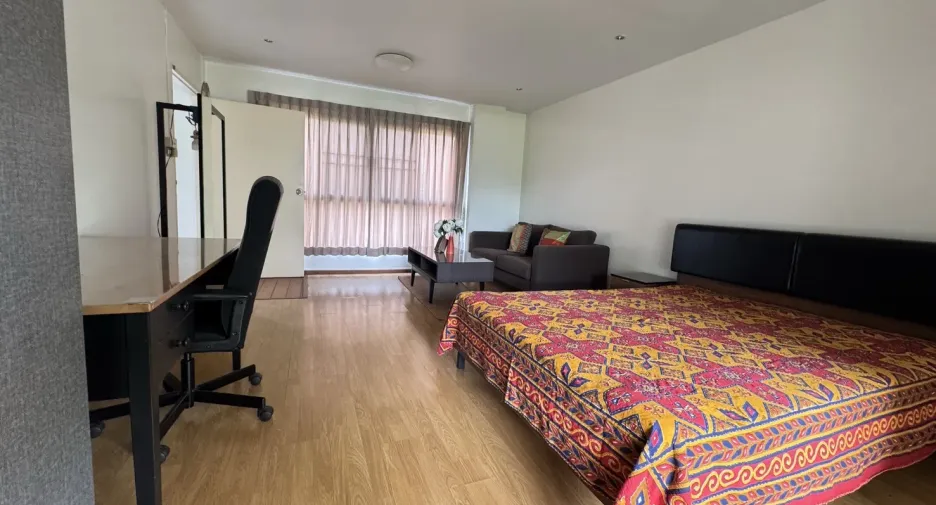 Casa en alquiler de 3 habitaciones en Chatuchak, Bangkok