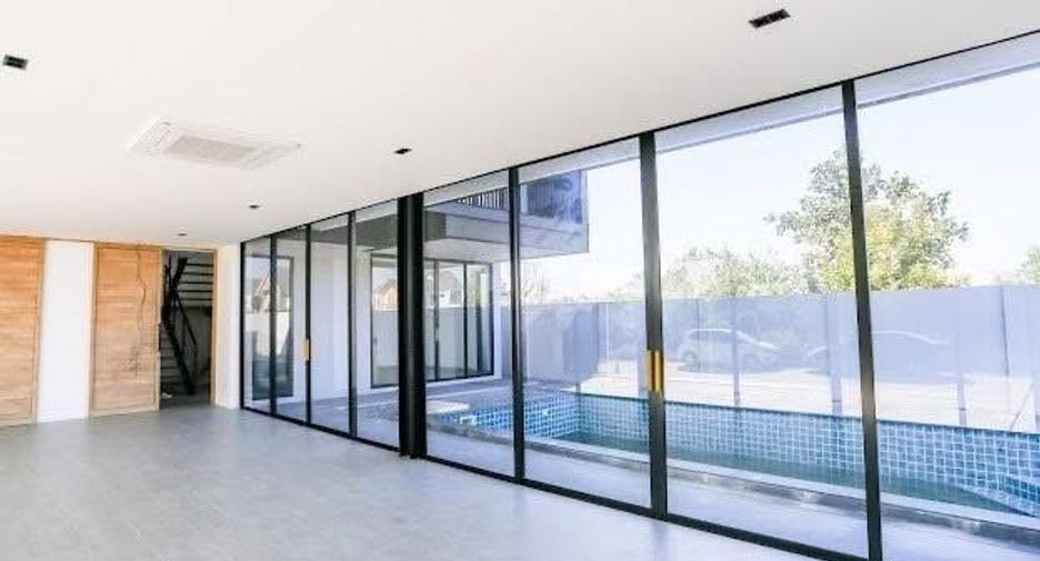 For sale 4 bedrooms villa in Doi Saket, Chiang Mai