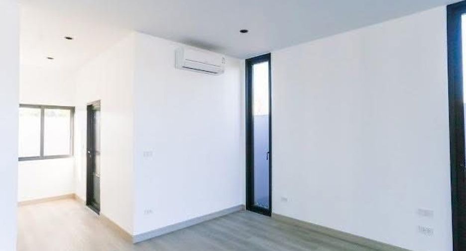 For sale 4 bedrooms villa in Doi Saket, Chiang Mai