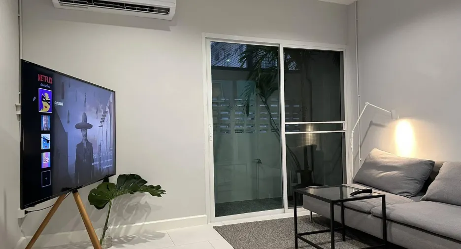 For rent 3 bedrooms townhouse in Lat Phrao, Bangkok
