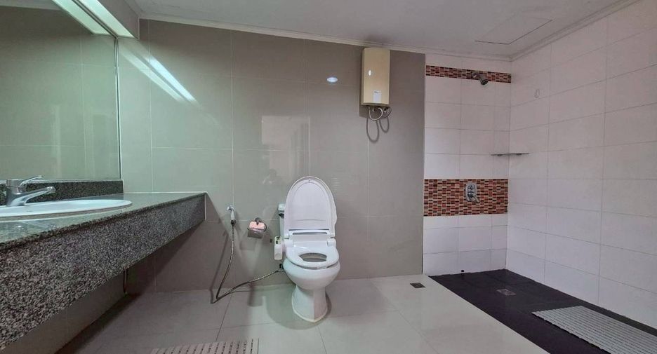 For rent 1 bed condo in Bang Rak, Bangkok