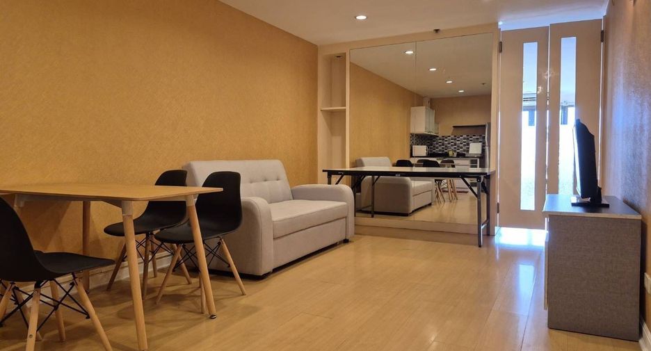 For rent 1 bed condo in Bang Rak, Bangkok