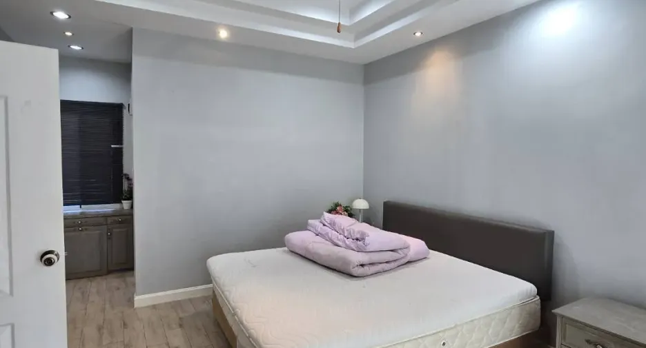 For rent 4 bedrooms house in Bang Lamung, Chonburi
