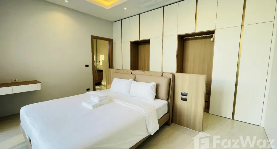For rent 4 bedrooms villa in Mueang Phuket, Phuket