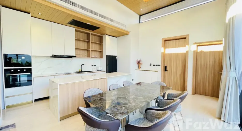 For rent 4 bedrooms villa in Mueang Phuket, Phuket