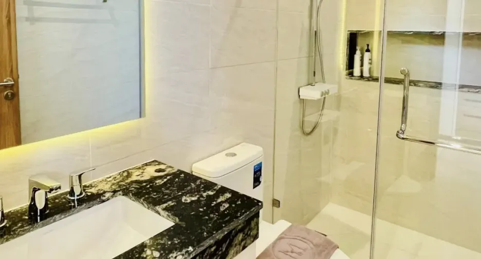 For rent 4 bedrooms villa in Mueang Phuket, Phuket