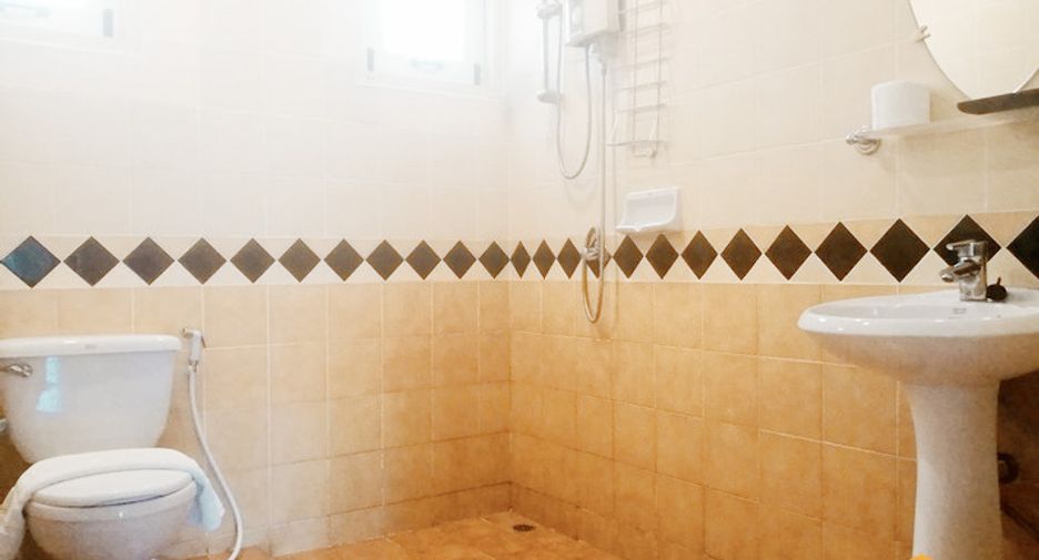 For sale and for rent 6 bedrooms house in Bang Lamung, Chonburi