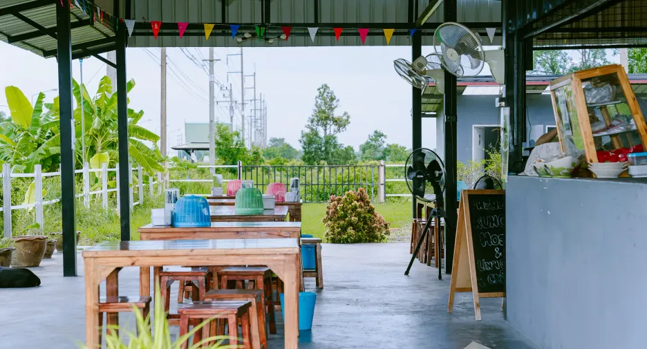 For sale and for rent 19 bedrooms hotel in Chaloem Phra Kiat, Buriram