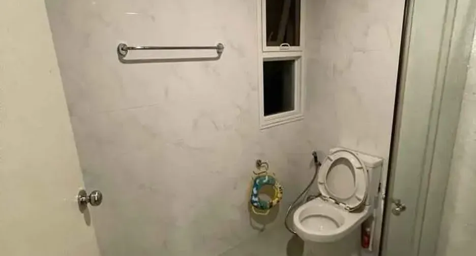 Casa en venta y en alquiler de 5 habitaciones en Thanyaburi, Pathum Thani