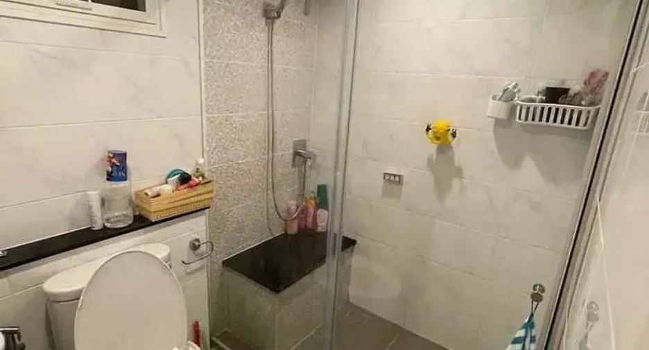 Casa en venta y en alquiler de 5 habitaciones en Thanyaburi, Pathum Thani