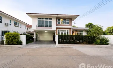 Casa en venta y en alquiler de 5 habitaciones en Thanyaburi, Pathum Thani