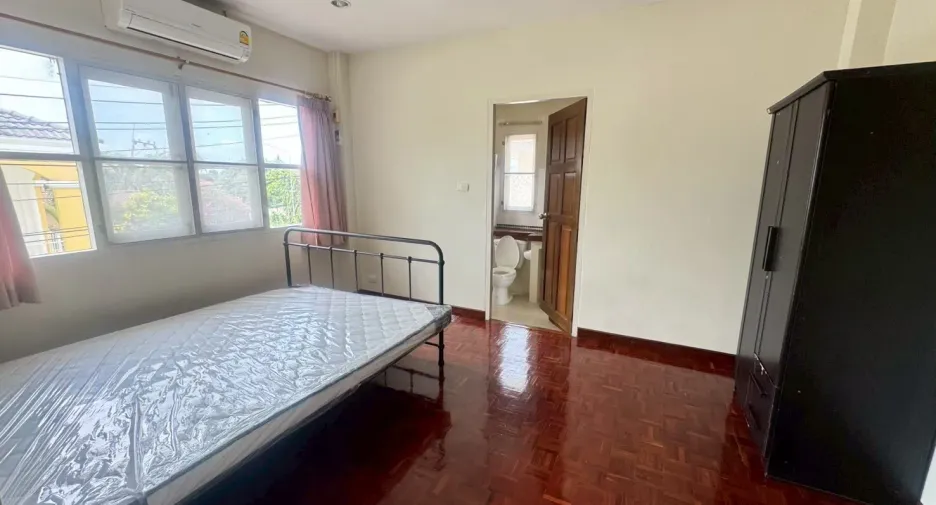 出租 3 卧室 独立屋 在 Ban Chang, Rayong