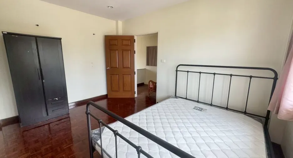 出租 3 卧室 独立屋 在 Ban Chang, Rayong