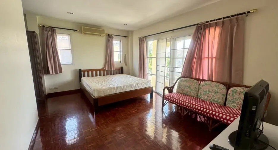 出租 3 卧室 独立屋 在 Ban Chang, Rayong