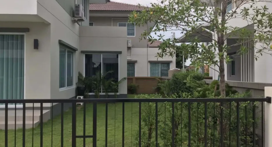For rent 3 bedrooms house in Pak Kret, Nonthaburi