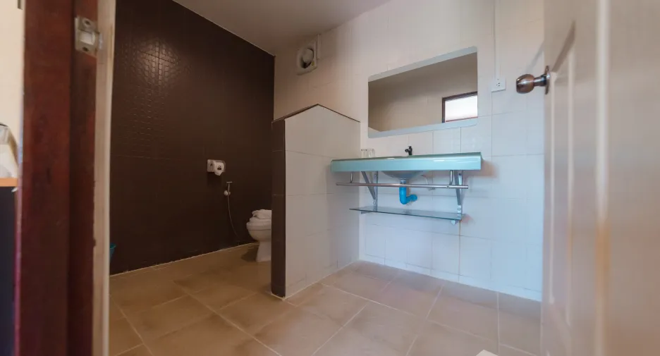 For rent 1 bed hotel in Chaloem Phra Kiat, Buriram