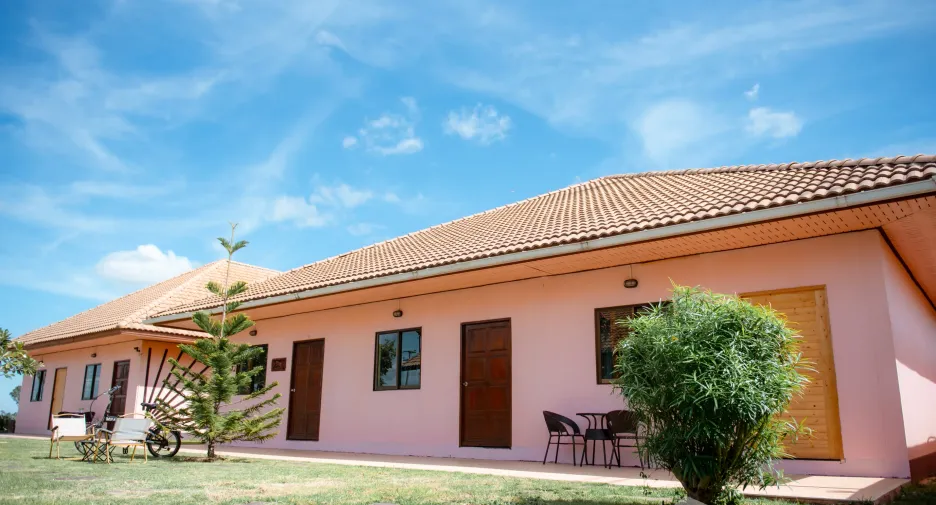 For rent 1 bed hotel in Chaloem Phra Kiat, Buriram