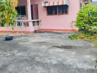 For sale 2 bedrooms house in Mueang Lampang, Lampang