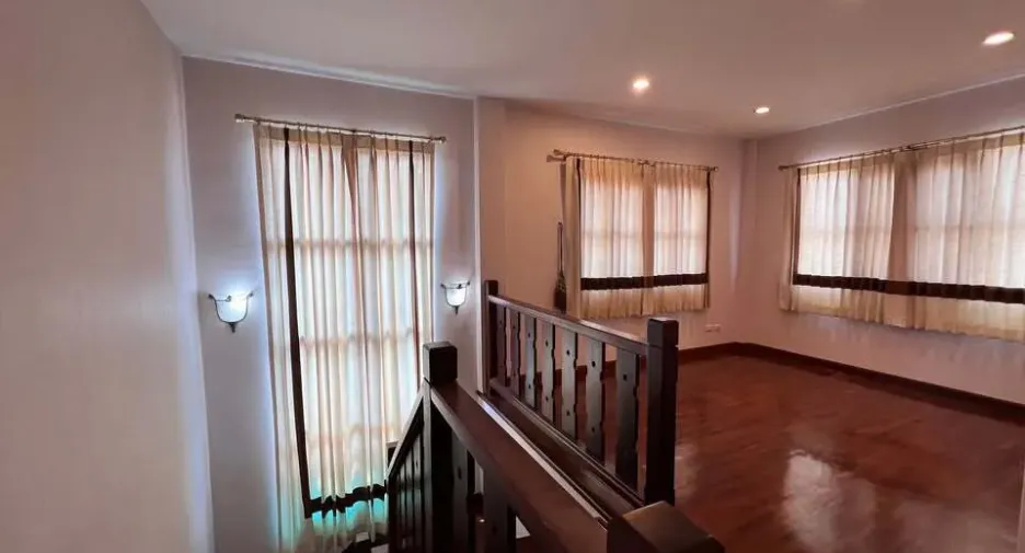 For rent 5 bedrooms house in Bang Bua Thong, Nonthaburi