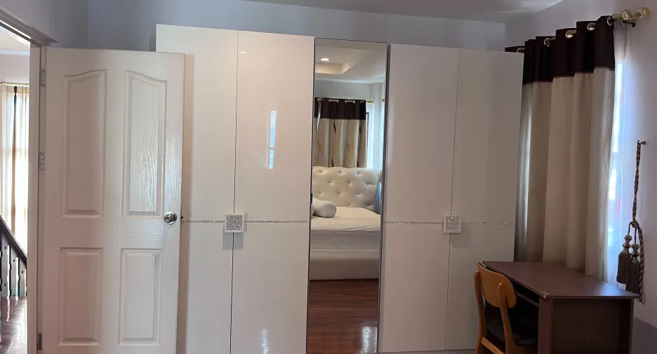 For rent 5 bedrooms house in Bang Bua Thong, Nonthaburi