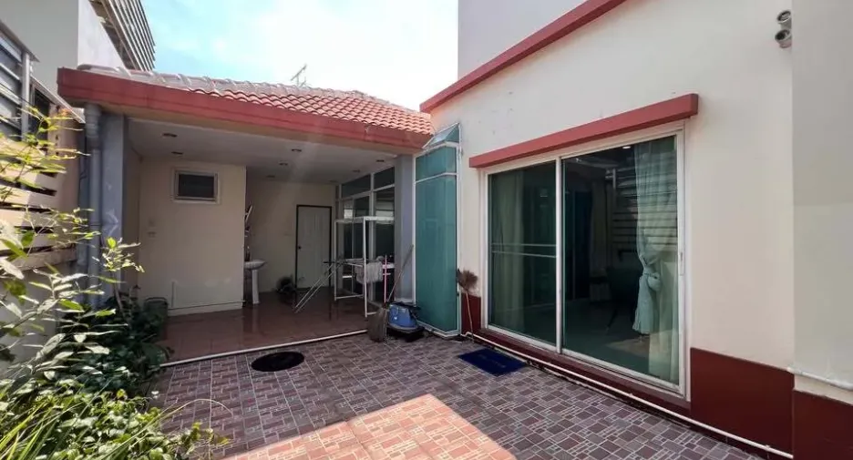 For rent 5 bedrooms house in Bang Bua Thong, Nonthaburi