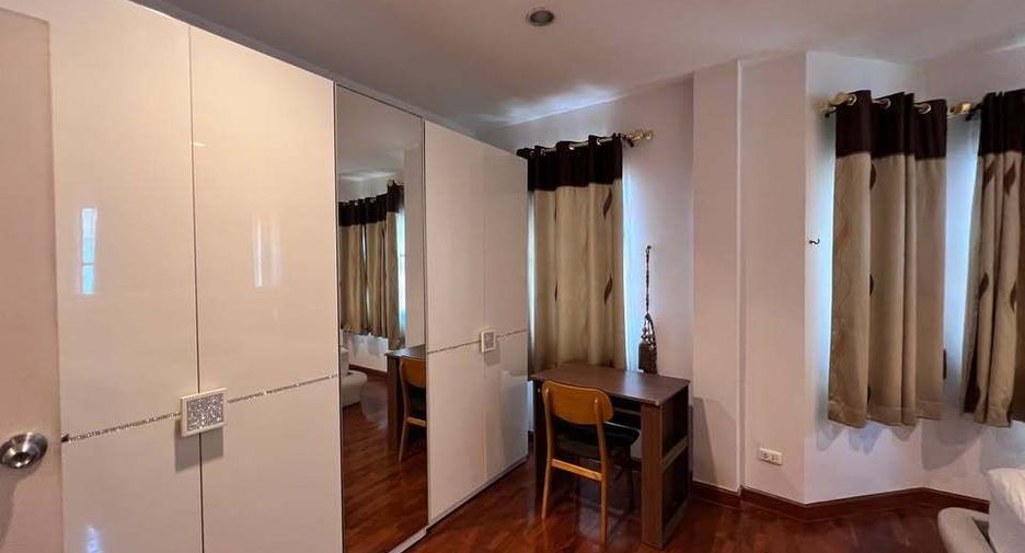 For rent 5 bedrooms house in Bang Bua Thong, Nonthaburi