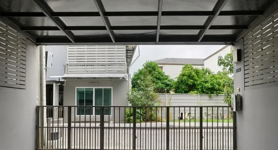 For rent and for sale 3 bedrooms townhouse in Pak Kret, Nonthaburi