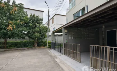 For rent and for sale 3 bedrooms townhouse in Pak Kret, Nonthaburi