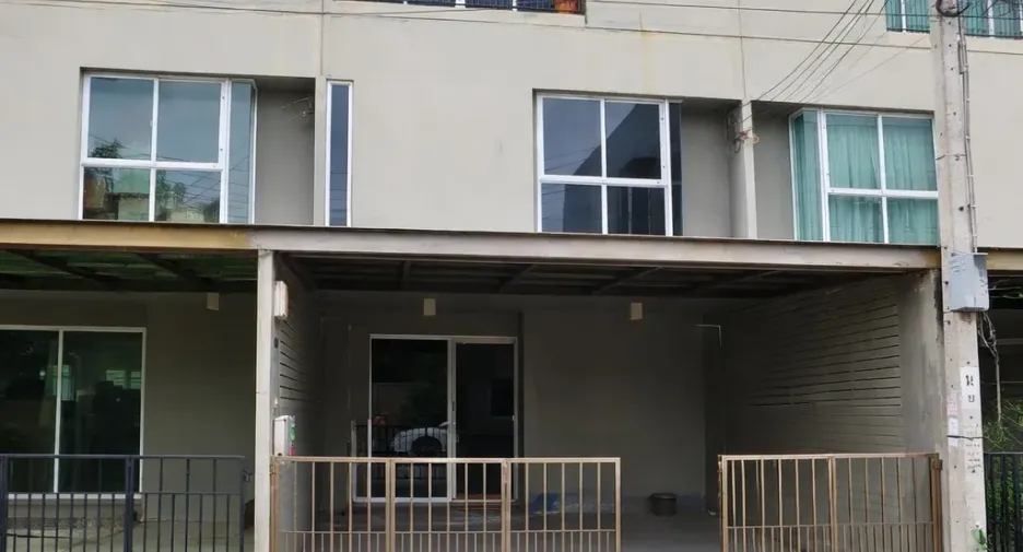 For rent and for sale 3 bedrooms townhouse in Pak Kret, Nonthaburi